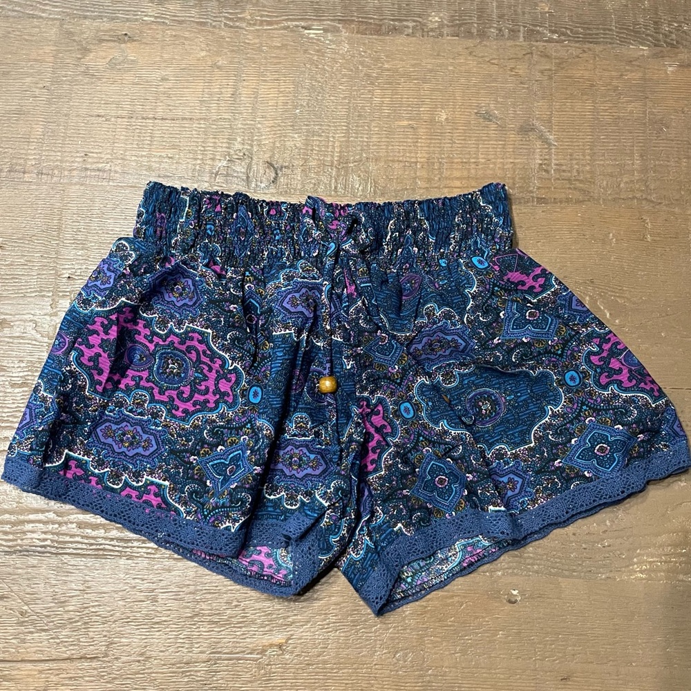 Blue paisley lounge shorts, XS